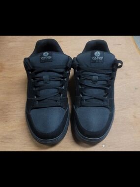 Volcom Men's Black Low-Top Skate Sneakers